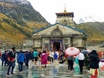 Devotees at Kedarnath temple in Uttarakhand.(Rameshwar Gaur/ File image) Devotees at Kedarnath temple in Uttarakhand.(Rameshwar Gaur/ File image)