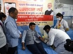 Union health minister Mansukh Mandaviya tweeted this picture of himself donating blood on day 1 of ‘Raktdaan Amrit Mahotsav.’