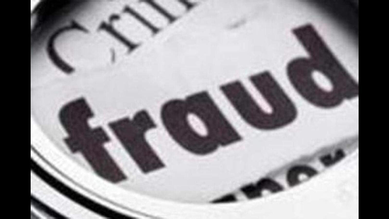 two-ludhiana-residents-lose-5-35-lakh-to-fraudsters-hindustan-times