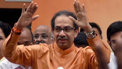 Mumbai, Aug 15 (ANI): Shiv Sena chief Uddhav Thackeray waves to the people during the flag hoisting ceremony on the occasion of 76th Independence Day, at Shiv Sena Bhawan, in Mumbai on Monday. (ANI Photo) (Sandip Mahankal) Mumbai, Aug 15 (ANI): Shiv Sena chief Uddhav Thackeray waves to the people during the flag hoisting ceremony on the occasion of 76th Independence Day, at Shiv Sena Bhawan, in Mumbai on Monday. (ANI Photo) (Sandip Mahankal)