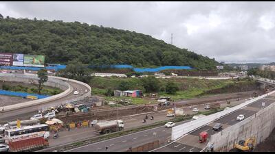 The land is 3,215 square metres at Bavdhan side worth ₹11.42 crore and will be used for service road as part of the measures to ease traffic congestion at Chandni Chowk. (HT FILE PHOTO) The land is 3,215 square metres at Bavdhan side worth ₹11.42 crore and will be used for service road as part of the measures to ease traffic congestion at Chandni Chowk. (HT FILE PHOTO)