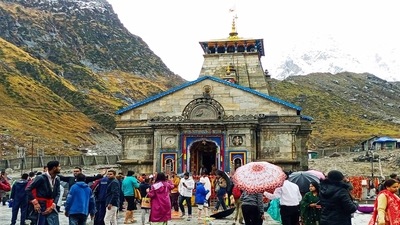 Devotees at Kedarnath temple in Uttarakhand. (Rameshwar Gaur/ File image) Devotees at Kedarnath temple in Uttarakhand. (Rameshwar Gaur/ File image)