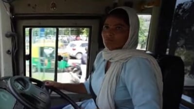 Meet this woman DTC bus driver who didn’t know how to ride cycle till recently (Twitter/@TransportDelhi)