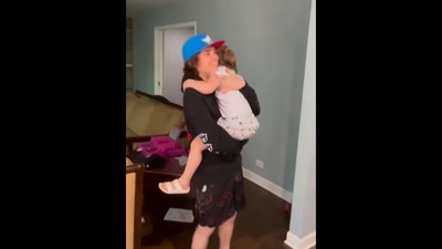 The image, taken from the viral Instagram video, shows a little girl meeting her brother after three weeks. (Instagram/@tamingteenagersandatoddler) The image, taken from the viral Instagram video, shows a little girl meeting her brother after three weeks. (Instagram/@tamingteenagersandatoddler)