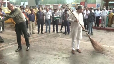 The railway minister was seen participating in the drive outside the Hazrat Nizamuddin Railway Station of the national capital. (ANI)