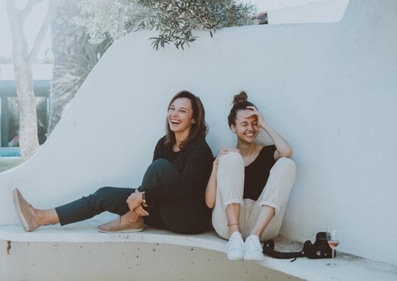 It's important to spend time with your friends and loved ones (Pexels)
