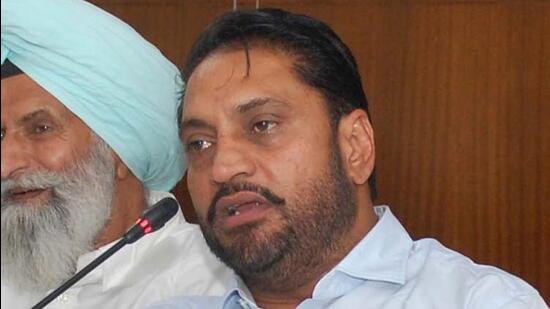 Mohali mayor Amarjit Singh Sidhu has been asked to explain why he should not be removed from the post of councillor under Section 36 (F) of the Punjab Municipal Corporation Act for violating Section 63 of the Act. (HT Photo)