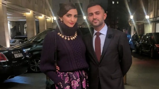 Sonam Kapoor 'can’t wait to go on a date again', shares old pic with ...