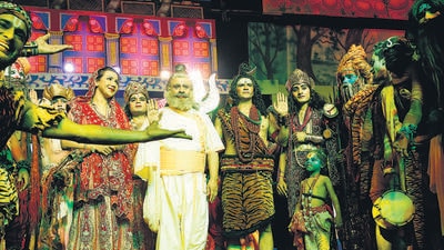 Delhi BJP MLA Vijender Gupta (in white) playing the role of Rishi Atri at Lavkush Ramlila. (HT Photo)