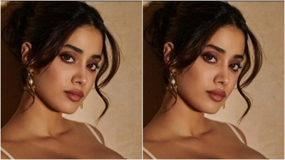 Assisted by makeup artist Riviera Lynn, Janhvi decked up in nude eyeshadow, black eyeliner, black kohl, mascara-laden eyelashes, contoured cheeks and a shade of nude lipstick. (Instagram/@janhvikapoor)
