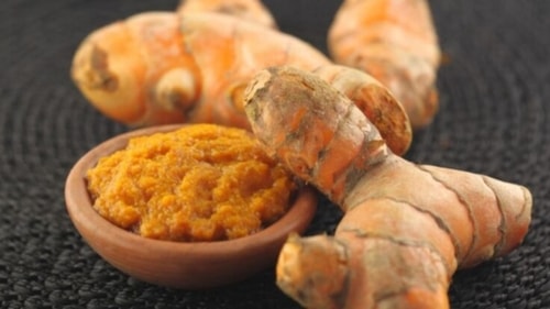 Apply the ginger paste over the forehead and nose before bedtime to get relief from sinus. (Pinterest) Apply the ginger paste over the forehead and nose before bedtime to get relief from sinus. (Pinterest)