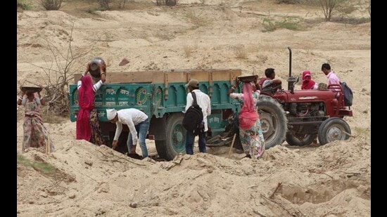 The police also seized four tippers and excavators from the accused. (HT file photo) The police also seized four tippers and excavators from the accused. (HT file photo)