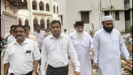 Officials during a survey of seminary Darul Uloom Nadwatul Ulama as part of the ongoing process for the survey of madrasas in UP. (PTI)