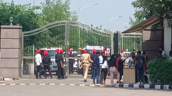 Punjab Youth Congress chief Brinder Dhillon had tweeted that NSUI's Punjab president was not allowed to enter the Chandigarh University campus.(Sanjeev Sharma/Hindustan Times)