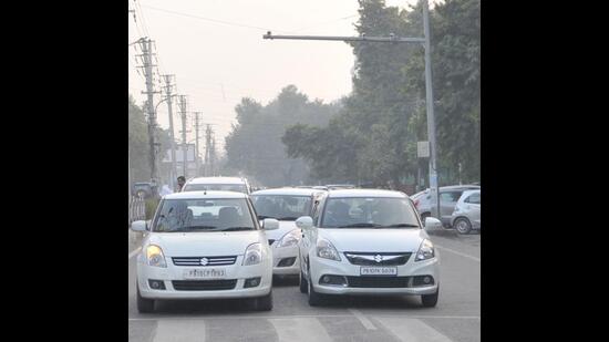 Four Ludhiana roundabouts get e-challan cameras, bringing the total areas falling under the system to eight. (HT File) Four Ludhiana roundabouts get e-challan cameras, bringing the total areas falling under the system to eight. (HT File)