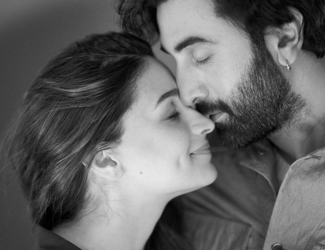 Alia Bhatt and Ranbir Kapoor pose together in a new picture. Alia Bhatt and Ranbir Kapoor pose together in a new picture.