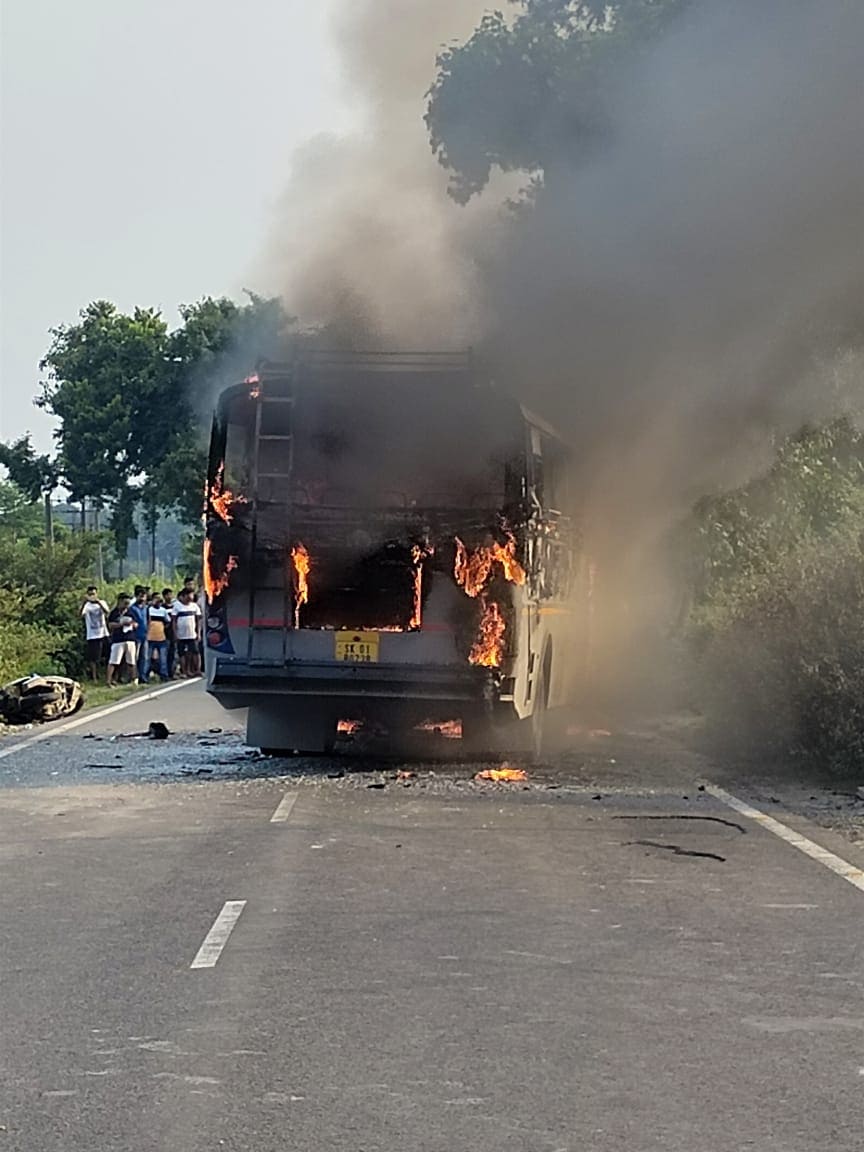 The mob allegedly tried to stop firefighters from dousing the flames.&nbsp;(HT Photo)