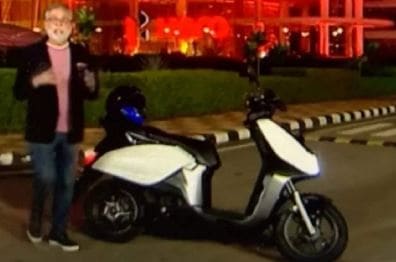 Vida's e-scooter will be sold overseas in Europe and Latin America (Twitter)