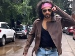 Varun Dhawan brings out his inner Sanjay Dutt. Varun Dhawan brings out his inner Sanjay Dutt. 