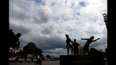 The city witnessed a nip in the air on Monday with day temperature falling three degrees below normal (HT FILE PHOTO) The city witnessed a nip in the air on Monday with day temperature falling three degrees below normal (HT FILE PHOTO)