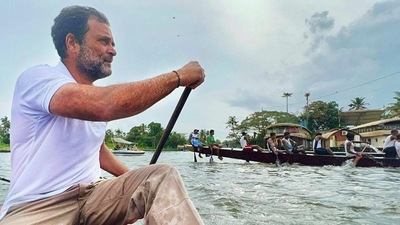 Congress leader Rahul Gandhi participates in a snake boat race exhibition, at Punnamada lake in Alappuzha on Monday. (ANI Photo) (Congress Twitter) Congress leader Rahul Gandhi participates in a snake boat race exhibition, at Punnamada lake in Alappuzha on Monday. (ANI Photo) (Congress Twitter)