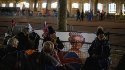 Two minutes of silence will be observed across Britain towards the end of the ceremony. The service is expected to end around 12 pm (UK time). (REUTERS)
