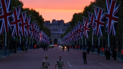 Queen Elizabeth II Funeral: British army soldiers walk along The Mall, ahead of the state funeral of Queen Elizabeth II, in London. (Bloomberg)