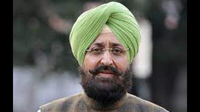 A Punjab government official confirmed that the CM did not board the flight as per schedule. AAP’s director of media communication Chander Suta Dogra said Mann was “a little unwell” and caught a flight later from Frankfurt. (HT Photo) A Punjab government official confirmed that the CM did not board the flight as per schedule. AAP’s director of media communication Chander Suta Dogra said Mann was “a little unwell” and caught a flight later from Frankfurt. (HT Photo)