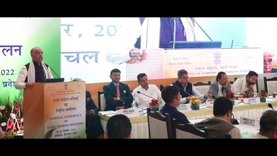 Chief minister Jai Ram Thakur addressing the National Conference of State Tourism Ministers at Dharamshala on Monday. (HT Photo)