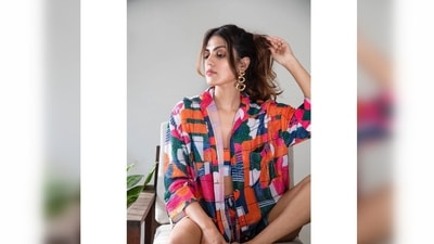 Rhea Chakraborty captioned her post, "The sun shines in you too." (Instagram/@rheachakraborty) Rhea Chakraborty captioned her post, "The sun shines in you too." (Instagram/@rheachakraborty)