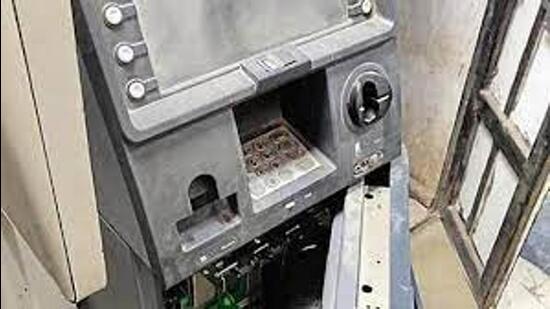 According to Delhi Police, most of the suspects arrested for ATM burglaries in Delhi had links with Mewat-based gangs. (HT Photo) According to Delhi Police, most of the suspects arrested for ATM burglaries in Delhi had links with Mewat-based gangs. (HT Photo)