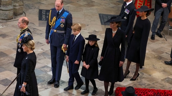 Funeral da Rainha Elizabeth II: William, Príncipe de Gales, Catherine, Princesa de Gales, Príncipe Harry, Duque de Sussex, Meghan, Duquesa de Sussex, Príncipe George e Princesa Charlotte participam do funeral de estado.(Reuters)