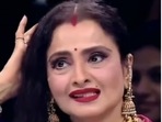 Rekha once mistakenly said Amitabh Bachchan's KBC intro on Super Dancer 2. Rekha once mistakenly said Amitabh Bachchan's KBC intro on Super Dancer 2.