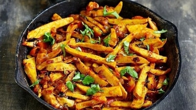 Sukhi Arbi: This is one of the easiest and most delicious arbi recipes that can either be eaten as a snack or with roti or poori. The ingredients required for this dish are arbi, oil, carom seeds, green chillies, roasted cumin seed powder, grounded black pepper, sendha namak, lemon, chaat masala and last but not least, finely chopped cilantro/coriander leaves. (Instagram/@daily_new_recipe) Sukhi Arbi: This is one of the easiest and most delicious arbi recipes that can either be eaten as a snack or with roti or poori. The ingredients required for this dish are arbi, oil, carom seeds, green chillies, roasted cumin seed powder, grounded black pepper, sendha namak, lemon, chaat masala and last but not least, finely chopped cilantro/coriander leaves. (Instagram/@daily_new_recipe)