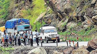 Private vehicles entering Uttarakhand may soon have to pay a green cess, the state’s transport minister said. (HT File)