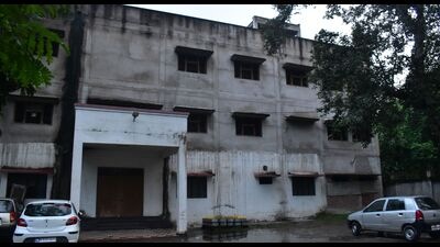 The incomplete SP Mela office building in Prayagraj. (HT) The incomplete SP Mela office building in Prayagraj. (HT)