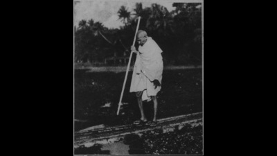 Mahatma Gandhi in Noakhali, Assam, during the Partition riots of 1947. (HT Photo)