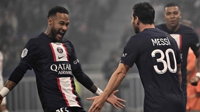 Lionel Messi and Neymar celebrate PSG's goal vs Lyon. (AFP)