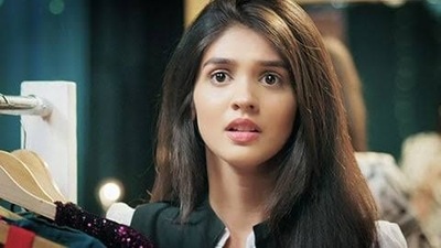Akshara's evidence in Kairav's defence gets stolen. Akshara's evidence in Kairav's defence gets stolen.