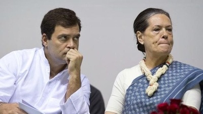 File photo of Congress President Sonia Gandhi and Rahul Gandhi. (Photo by Sushil Kumar/ Hindustan Times) (HT File Photo)