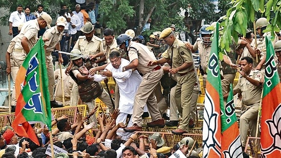 At 11am on Tuesday, BJP workers, led by state party chief Satish Poonia, began a march from the party office to protest against the spread of the disease.(HT_PRINT)