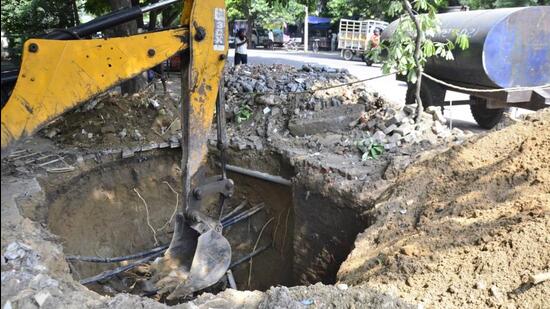 Ludhiana MC project to bolster sewer lines leaves out a few areas prone to cave-ins amid fund crunch. (HT File)