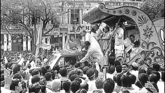 LK Advani’s rath yatra in 1990. (HT Photo)