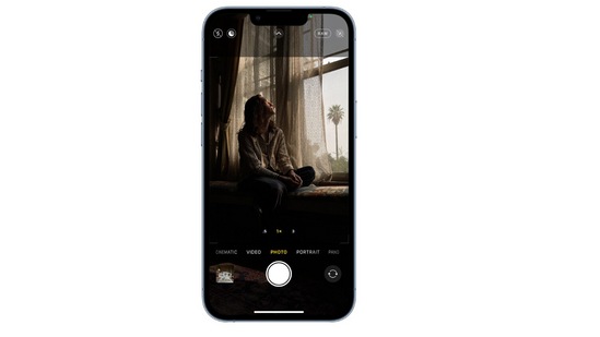 Most of the users have reported facing the issue while using the camera to take still photos.(Apple)
