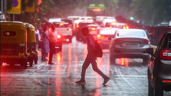 Evening rain helps keep Delhi cool | Latest News Delhi - Hindustan Times