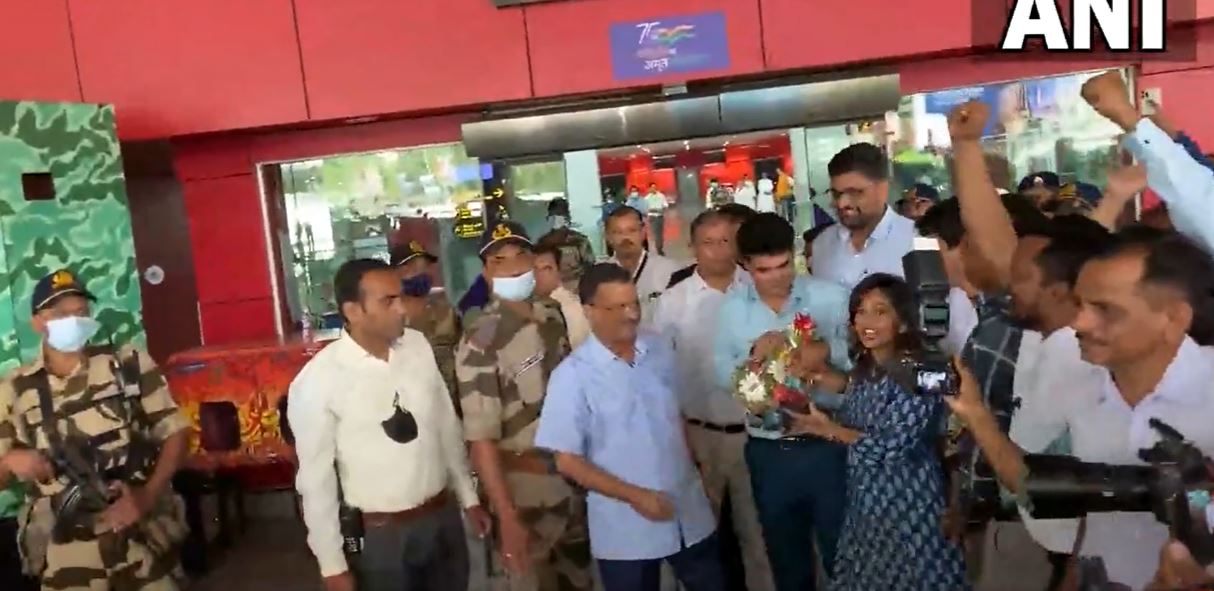 AAP convener Arvind Kejriwal in Vadodara on Tuesday. (ANI Twitter)