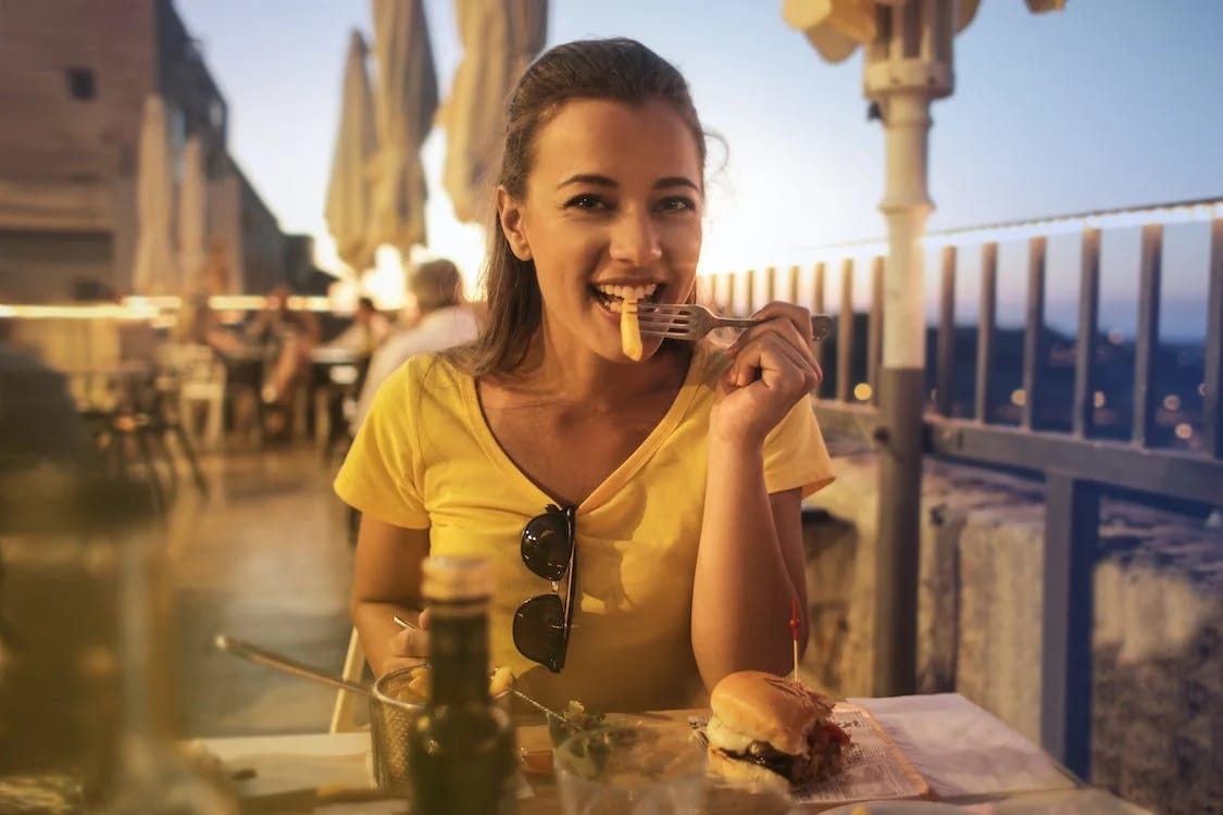 Hungry at 4pm? Nutritionist reveals best and worst evening snacks (Pexels) Hungry at 4pm? Nutritionist reveals best and worst evening snacks (Pexels)
