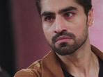 Abhimanyu confronts Dr Kunal. Abhimanyu confronts Dr Kunal.