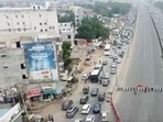 Commuters stuck for hours between Manesar and Gurugram, cops issue advisory
