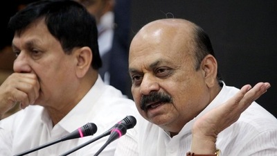 CM Bommai addressed the hotel owners at ‘2022 food awards’ organised by Bengaluru Hoteliers Association in the city on Tuesday. (HT_PRINT) CM Bommai addressed the hotel owners at ‘2022 food awards’ organised by Bengaluru Hoteliers Association in the city on Tuesday. (HT_PRINT)